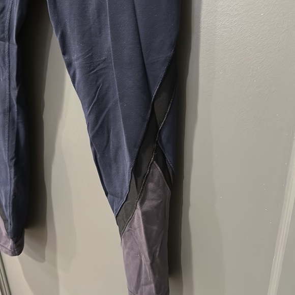 Athleta leggings - Picture 4 of 6